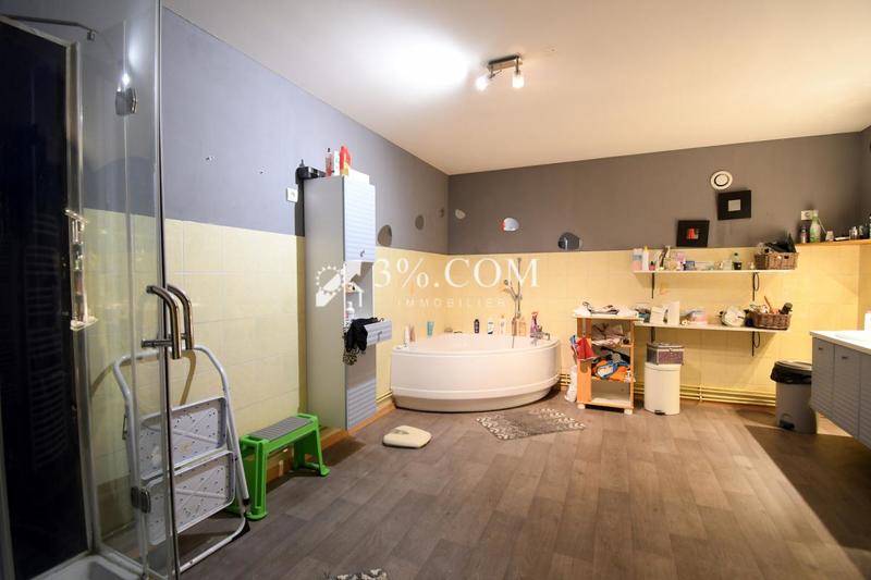 Maison de village - 390 m² - 7 pièces