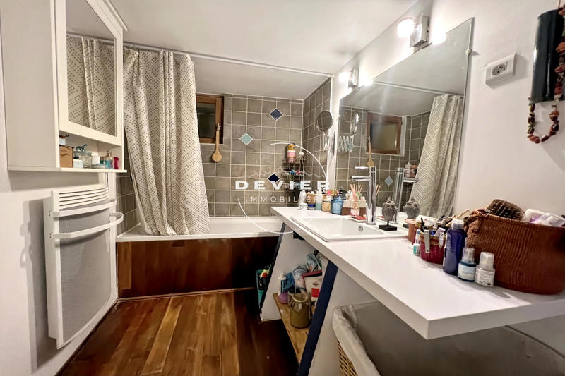 Appartement - 80 m² - 4 pièces