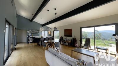 Maison - 159 m² - 5 pièces