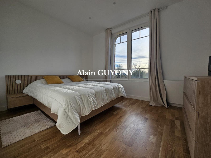 Maison - 214 m² - 10 pièces