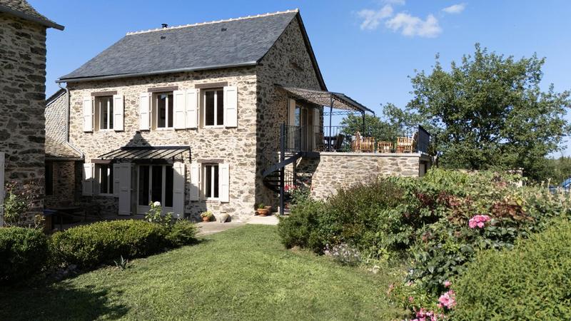 Maison - 251 m² - 11 pièces