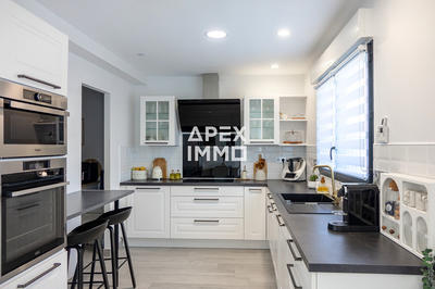 Maison - 122 m² - 5 pièces