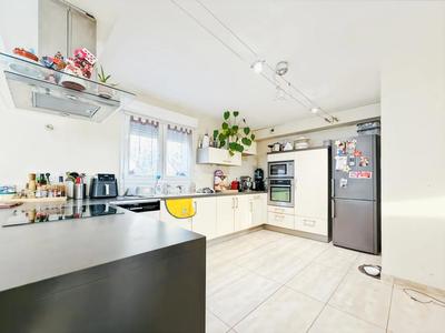 Maison - 103 m² - 4 pièces