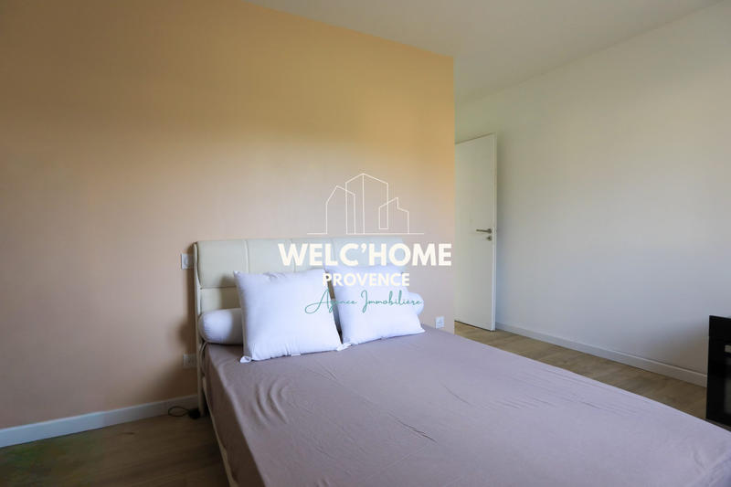 Villa - 100 m² - 5 pièces