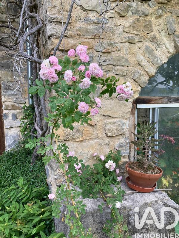 Maison - 227 m² - 7 pièces