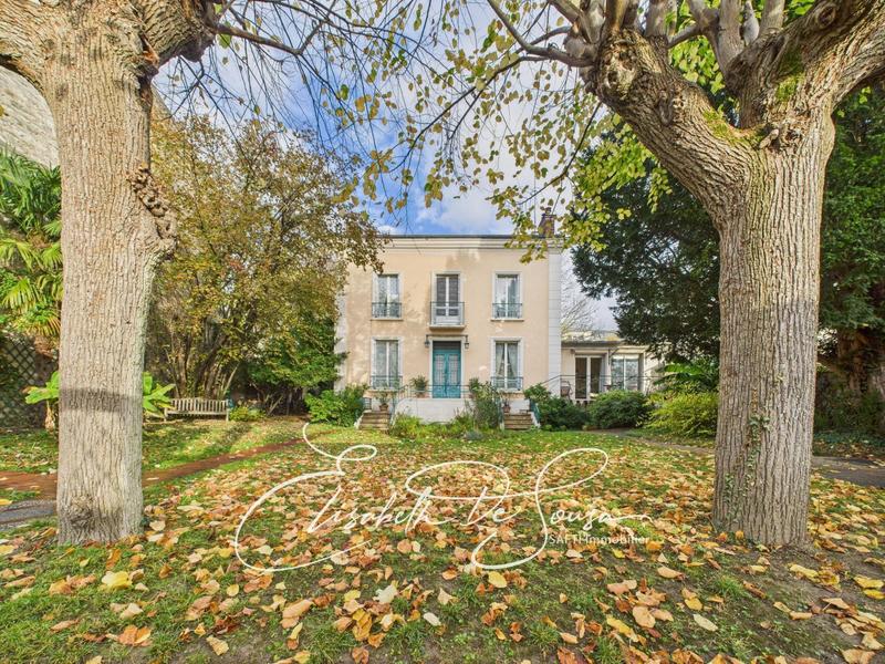 Maison de maîtres - 200 m² - 9 pièces
