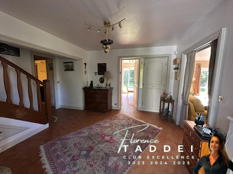 Maison - 210 m² - 7 pièces