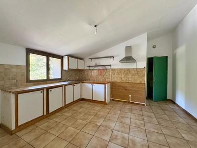 Appartement - 91 m² - 4 pièces