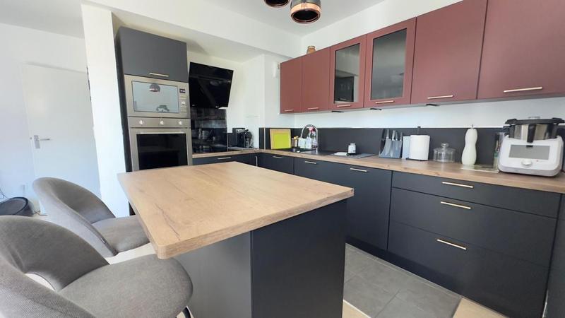 Appartement - 77 m² - 4 pièces