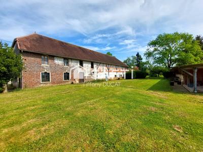 Maison - 470 m² - 15 pièces