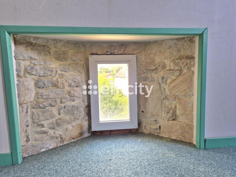 Maison - 200 m² - 8 pièces