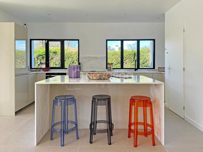 Maison - 140 m² - 5 pièces