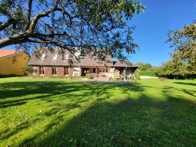 Maison - 210 m² - 7 pièces