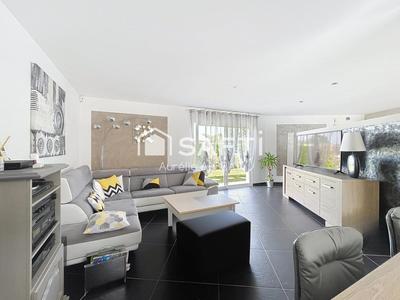 Maison - 110 m² - 4 pièces