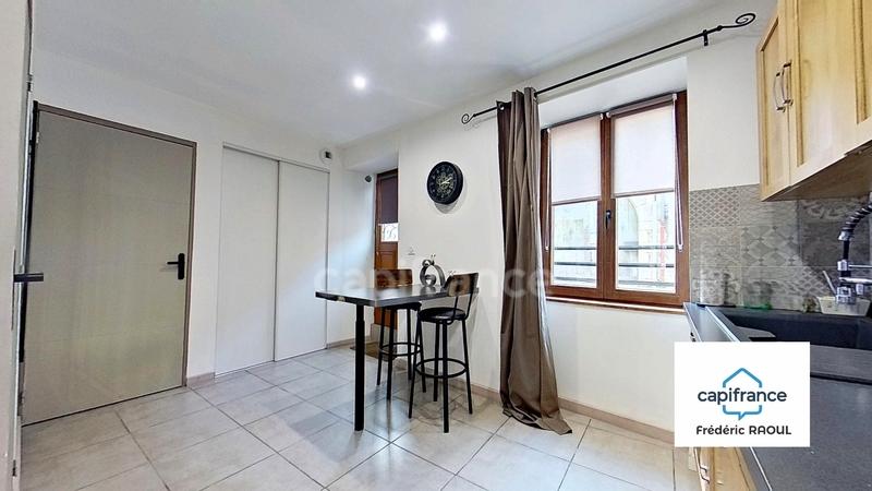 Propriété - 259 m² - 8 pièces