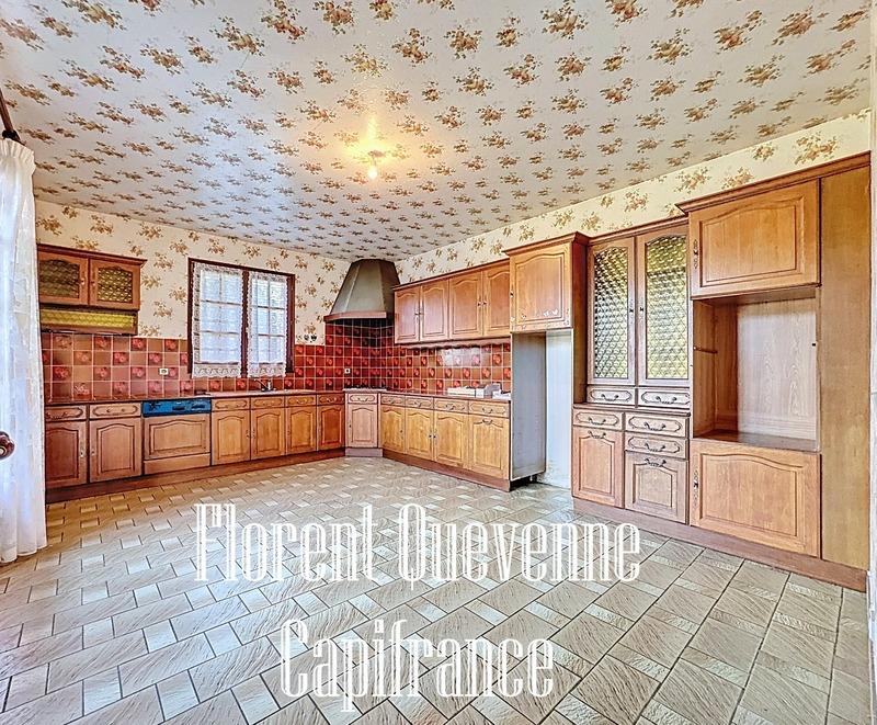 Maison - 228 m² - 8 pièces