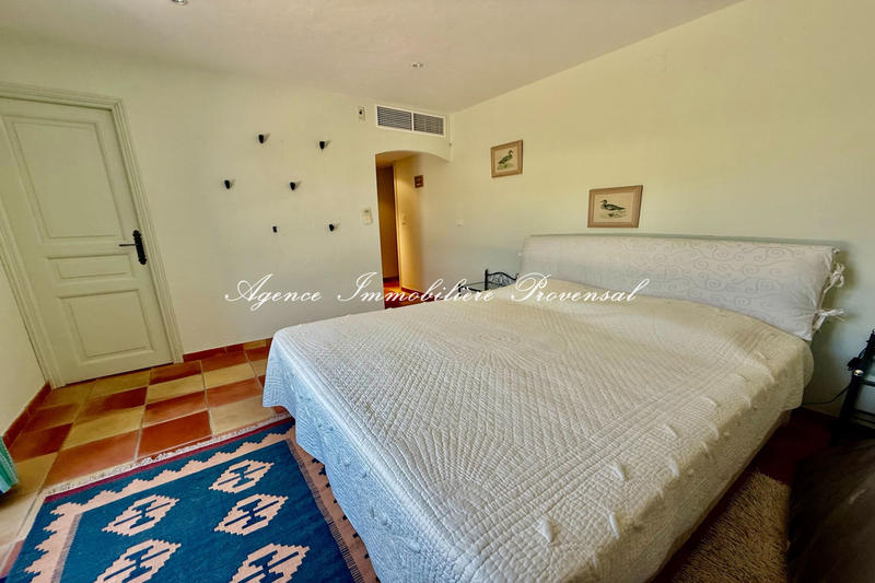 Villa - 213 m² - 6 pièces