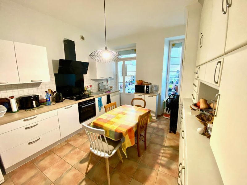 Maison bourgeoise - 250 m² - 9 pièces