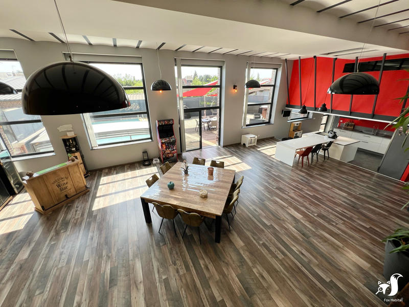 Maison - 300 m² - 8 pièces