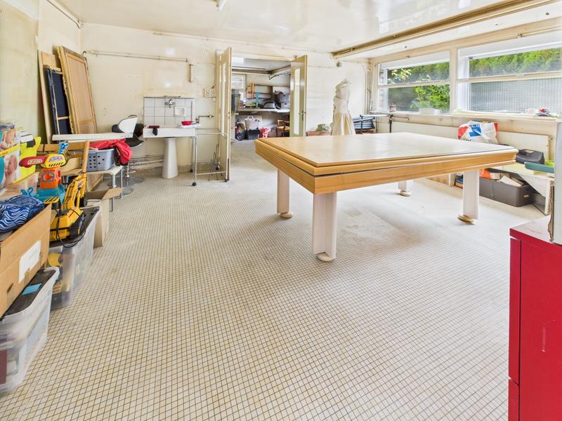 Maison - 235 m² - 7 pièces