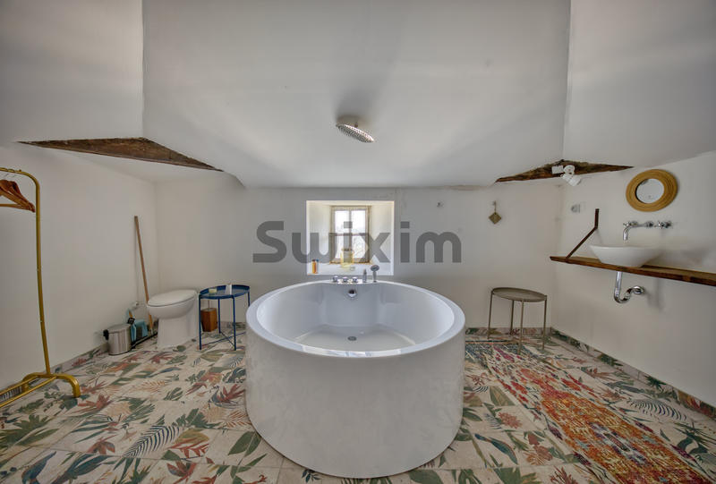 Mas - 200 m² - 5 pièces