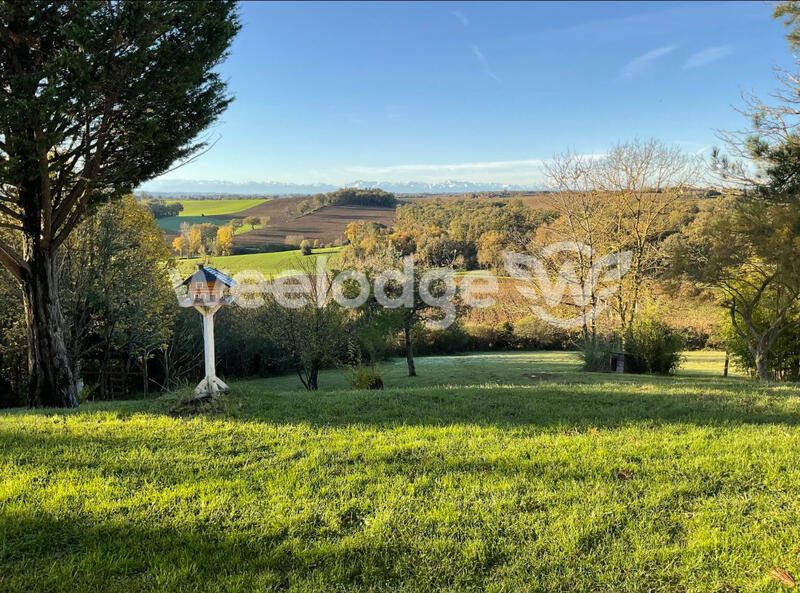 Maison - 227 m² - 7 pièces