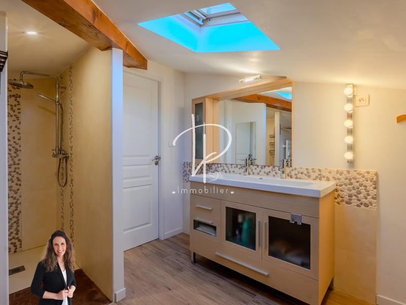 Villa - 291 m² - 8 pièces