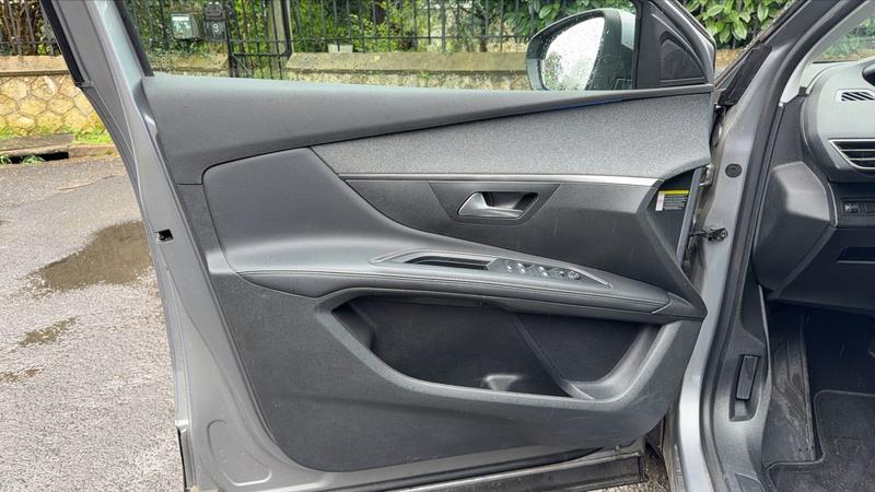 Peugeot 5008 II 1.2 Puretech 130 Eat8 Allure