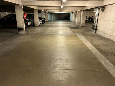 Parking / Garage - 11 m²