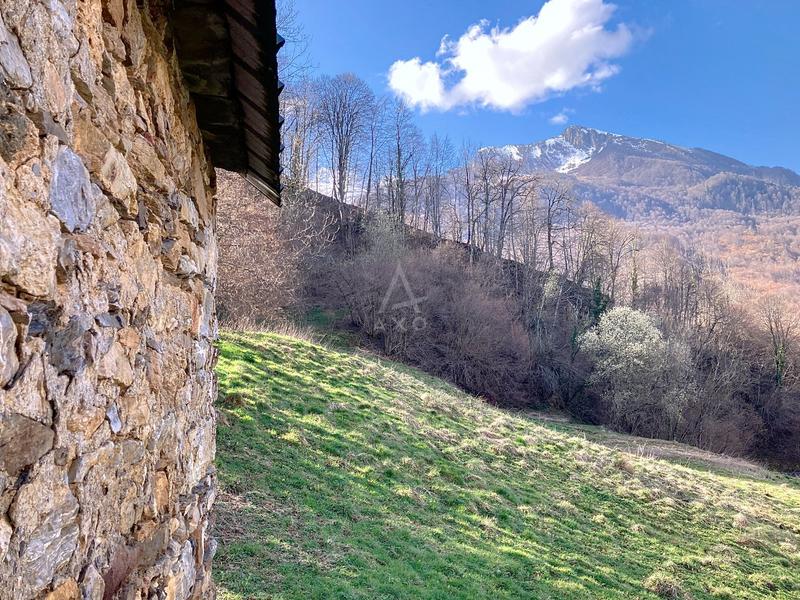 Grange - 120 m² - 2 pièces