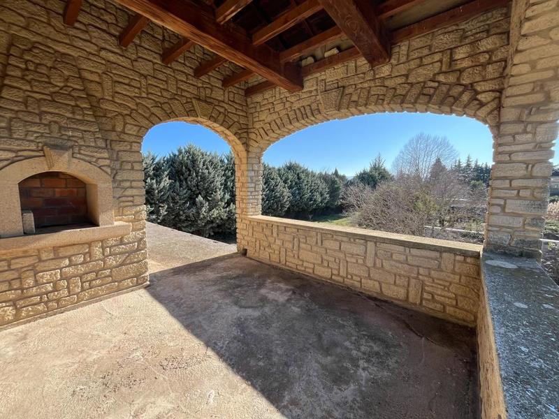 Propriété - 261 m² - 6 pièces