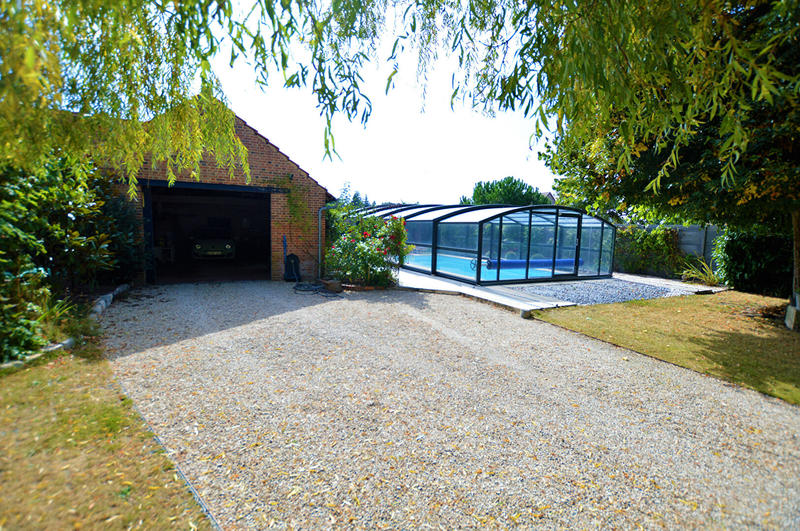 Maison - 202 m² - 9 pièces