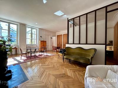 Appartement - 176 m² - 6 pièces