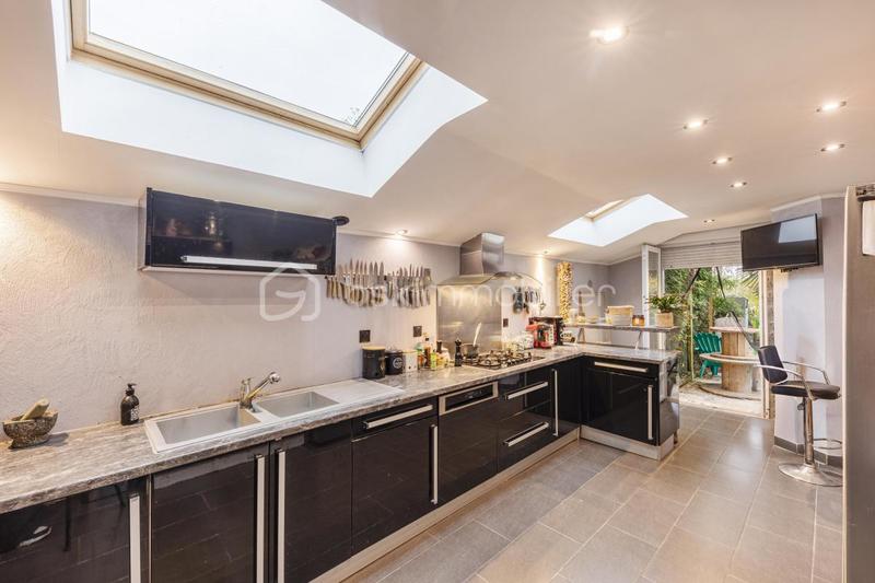 Pavillon - 135 m² - 7 pièces