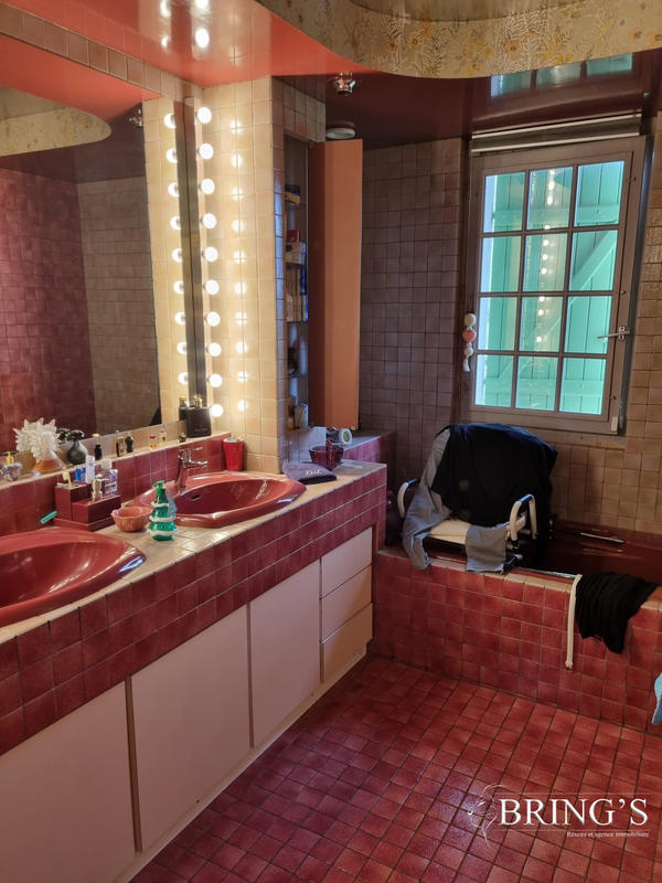 Maison contemporaine - 270 m² - 10 pièces