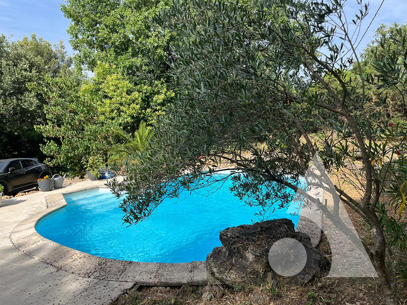 Maison - 101 m² - 5 pièces