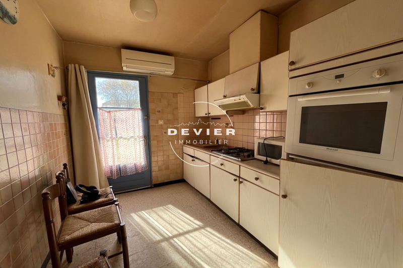 Maison - 260 m² - 6 pièces