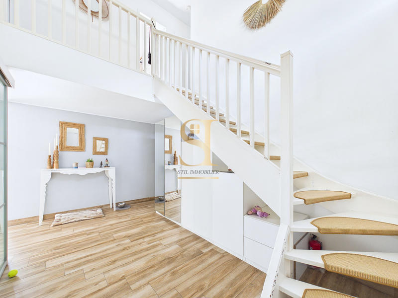 Maison - 200 m² - 8 pièces