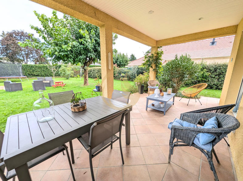 Maison traditionnelle - 187 m² - 7 pièces