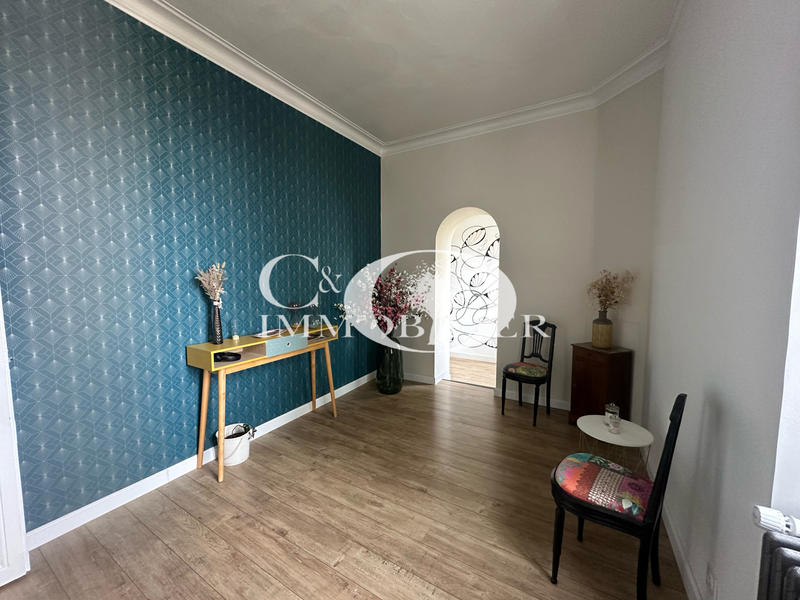 Maison - 236 m² - 10 pièces