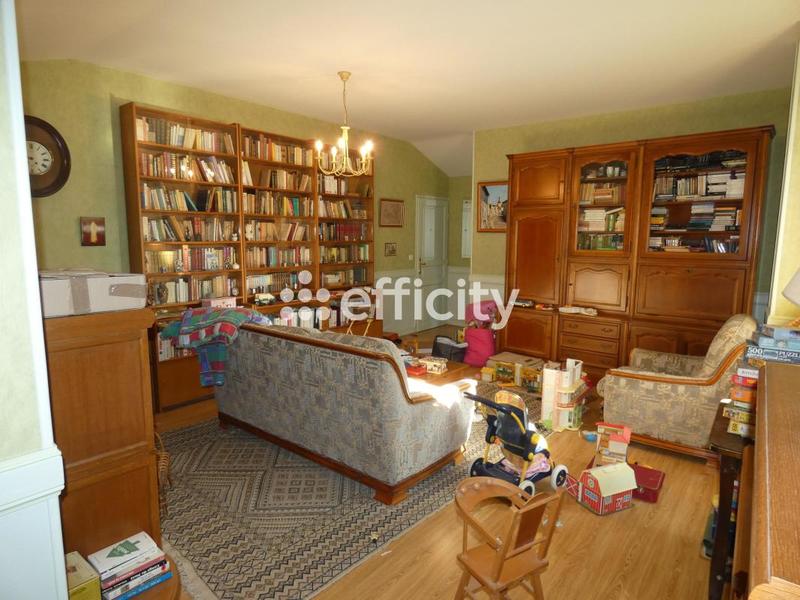 Maison - 307 m² - 10 pièces