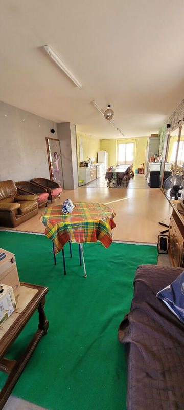 Maison - 295 m² - 10 pièces