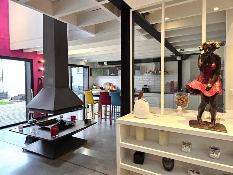 Maison - 204 m² - 6 pièces