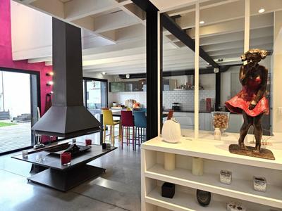 Maison - 204 m² - 6 pièces