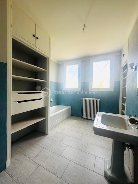 Propriété - 180 m² - 8 pièces