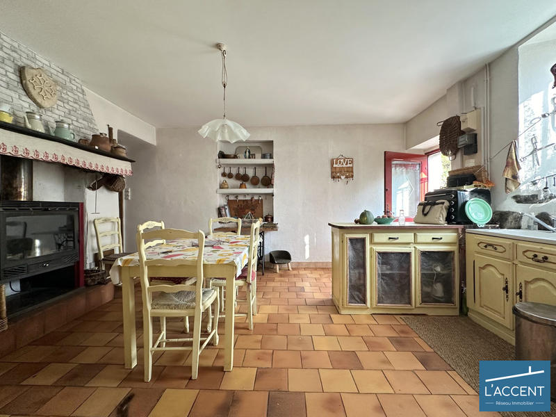 Maison - 325 m² - 14 pièces