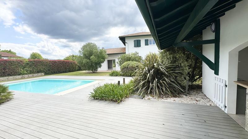 Maison contemporaine - 180 m² - 5 pièces