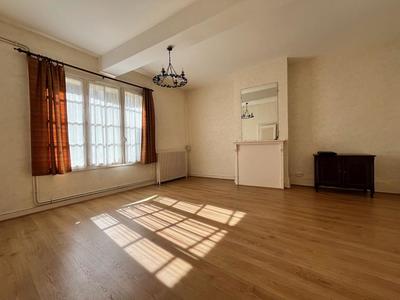 Maison - 200 m² - 9 pièces