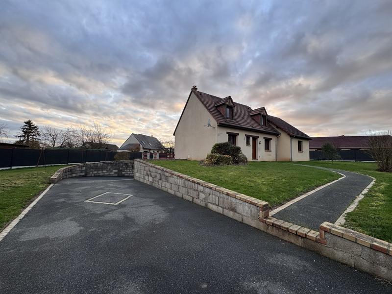 Maison traditionnelle - 135 m² - 5 pièces