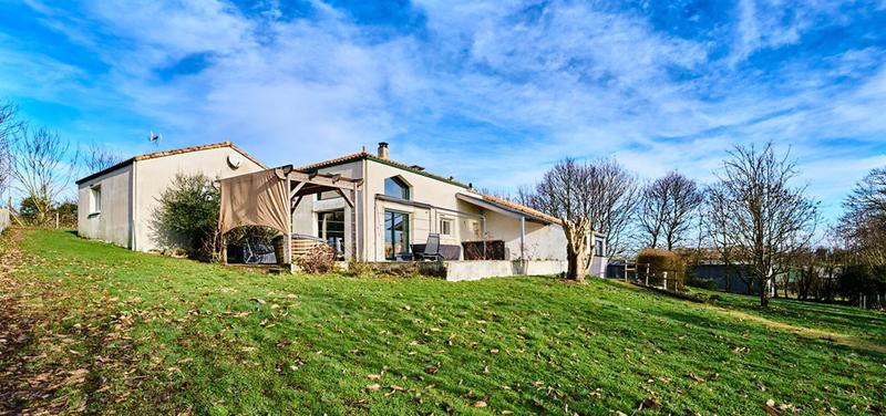 Maison - 137 m² - 7 pièces